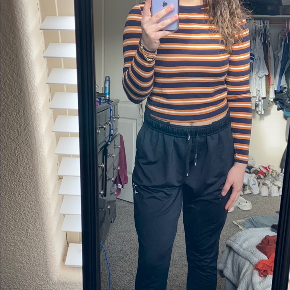 Long sleeve crop top